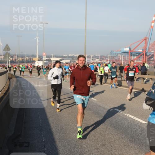 03.10.2025 - Köhlbrandbrückenlauf Yannick Fuchs http://msf.ph/oto/9145617 03.10.2025 08:34:55 Position 2 2879 meine-sportfotos.de