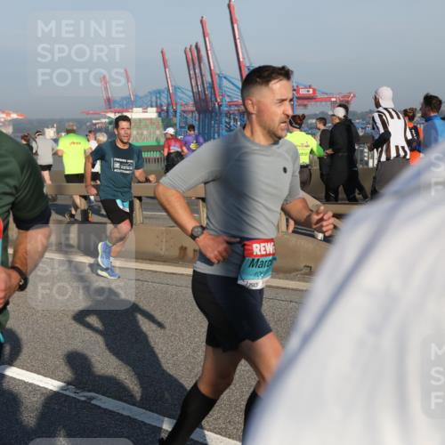 03.10.2025 - Köhlbrandbrückenlauf Yannick Fuchs http://msf.ph/oto/9145645 03.10.2025 08:34:59 Position 2 3763, 2024, 106 meine-sportfotos.de