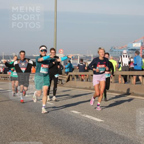 03.10.2025 - Köhlbrandbrückenlauf Yannick Fuchs http://msf.ph/oto/9145682 03.10.2025 08:35:05 Position 2 1275 meine-sportfotos.de