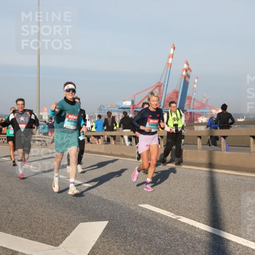03.10.2025 - Köhlbrandbrückenlauf Yannick Fuchs http://msf.ph/oto/9145702 03.10.2025 08:35:06 Position 2 1275 meine-sportfotos.de