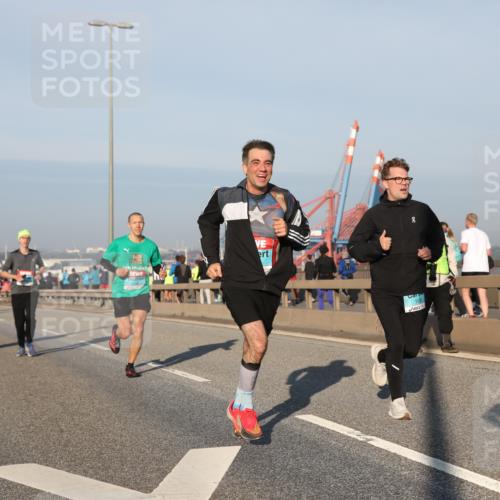 03.10.2025 - Köhlbrandbrückenlauf Yannick Fuchs http://msf.ph/oto/9145737 03.10.2025 08:35:08 Position 2  meine-sportfotos.de