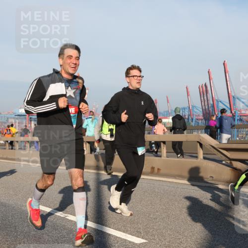 03.10.2025 - Köhlbrandbrückenlauf Yannick Fuchs http://msf.ph/oto/9145745 03.10.2025 08:35:08 Position 2 3185, 3083 meine-sportfotos.de