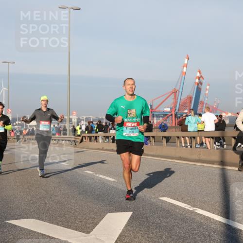 03.10.2025 - Köhlbrandbrückenlauf Yannick Fuchs http://msf.ph/oto/9145750 03.10.2025 08:35:09 Position 2 3185 meine-sportfotos.de