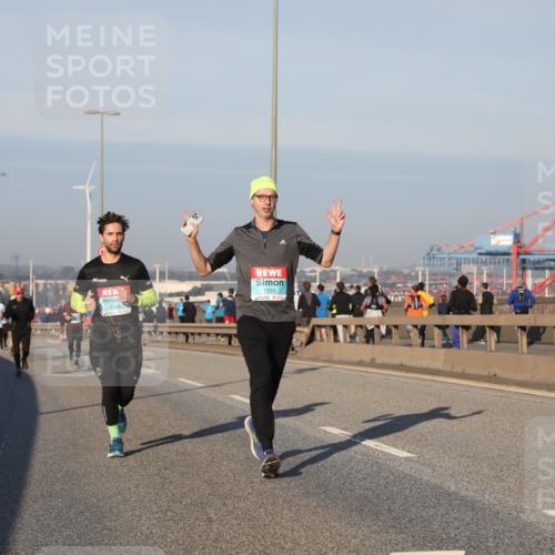 03.10.2025 - Köhlbrandbrückenlauf Yannick Fuchs http://msf.ph/oto/9145761 03.10.2025 08:35:10 Position 2 1224, 1103, 318 meine-sportfotos.de