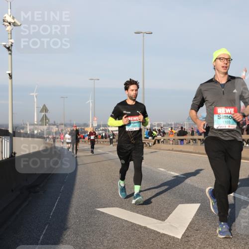 03.10.2025 - Köhlbrandbrückenlauf Yannick Fuchs http://msf.ph/oto/9145786 03.10.2025 08:35:11 Position 2 95, 1224, 1103 meine-sportfotos.de