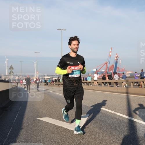 03.10.2025 - Köhlbrandbrückenlauf Yannick Fuchs http://msf.ph/oto/9145792 03.10.2025 08:35:12 Position 2 96, 224 meine-sportfotos.de