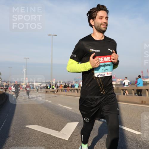 03.10.2025 - Köhlbrandbrückenlauf Yannick Fuchs http://msf.ph/oto/9145799 03.10.2025 08:35:13 Position 2 95, 1224 meine-sportfotos.de