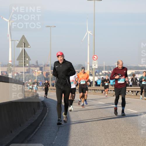 03.10.2025 - Köhlbrandbrückenlauf Yannick Fuchs http://msf.ph/oto/9145805 03.10.2025 08:35:14 Position 2 1500, 1 meine-sportfotos.de