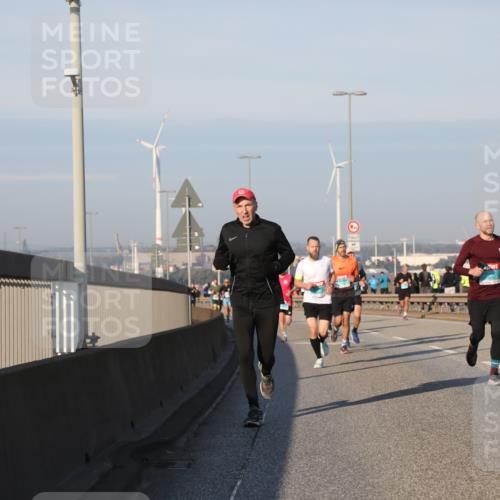 03.10.2025 - Köhlbrandbrückenlauf Yannick Fuchs http://msf.ph/oto/9145815 03.10.2025 08:35:16 Position 2  meine-sportfotos.de