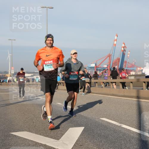 03.10.2025 - Köhlbrandbrückenlauf Yannick Fuchs http://msf.ph/oto/9145870 03.10.2025 08:35:21 Position 2 1101, 1150 meine-sportfotos.de