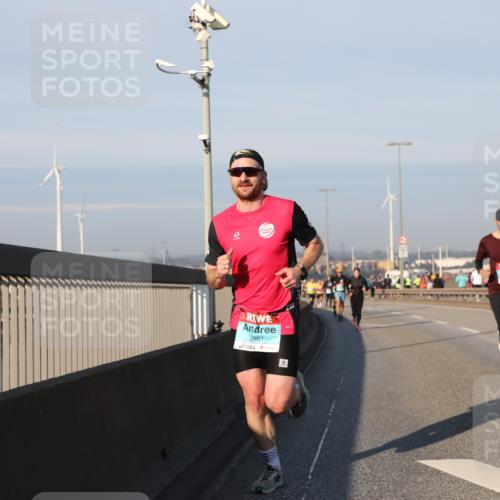 03.10.2025 - Köhlbrandbrückenlauf Yannick Fuchs http://msf.ph/oto/9145888 03.10.2025 08:35:23 Position 2 2961 meine-sportfotos.de