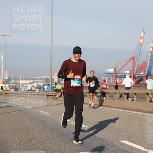 03.10.2025 - Köhlbrandbrückenlauf Yannick Fuchs http://msf.ph/oto/9145895 03.10.2025 08:35:24 Position 2 1421 meine-sportfotos.de