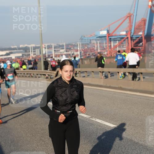 03.10.2025 - Köhlbrandbrückenlauf Yannick Fuchs http://msf.ph/oto/9145918 03.10.2025 08:35:30 Position 2  meine-sportfotos.de