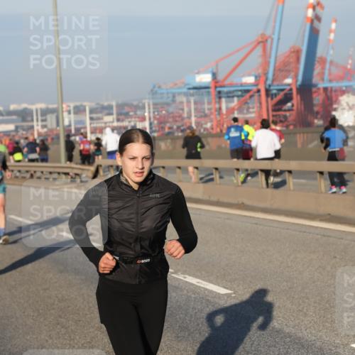03.10.2025 - Köhlbrandbrückenlauf Yannick Fuchs http://msf.ph/oto/9145921 03.10.2025 08:35:30 Position 2 5203 meine-sportfotos.de