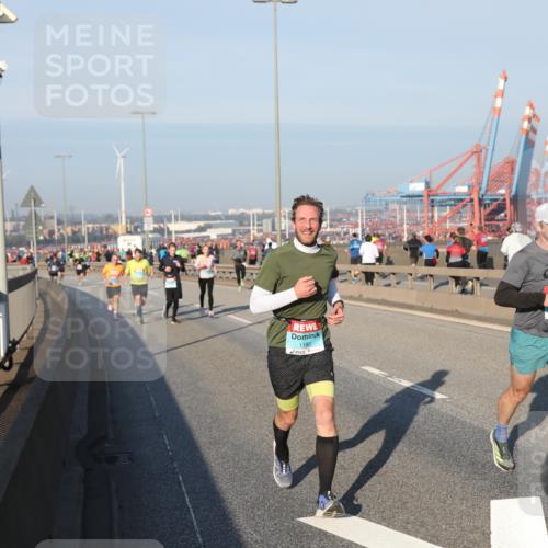 03.10.2025 - Köhlbrandbrückenlauf Yannick Fuchs http://msf.ph/oto/9145948 03.10.2025 08:35:33 Position 2 1180 meine-sportfotos.de