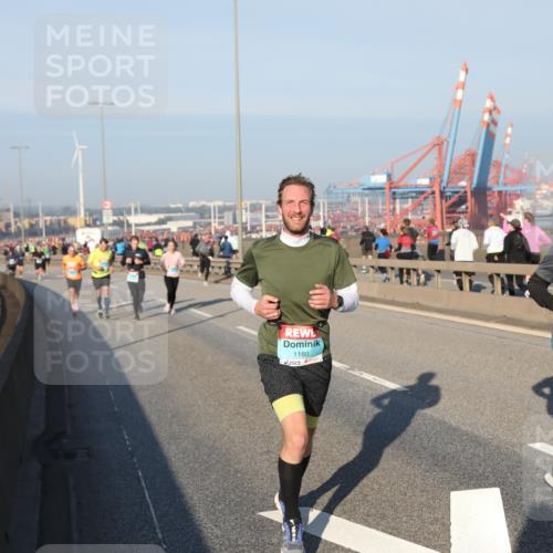 03.10.2025 - Köhlbrandbrückenlauf Yannick Fuchs http://msf.ph/oto/9145955 03.10.2025 08:35:34 Position 2 1180, 1490 meine-sportfotos.de
