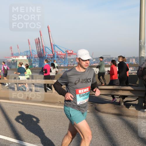 03.10.2025 - Köhlbrandbrückenlauf Yannick Fuchs http://msf.ph/oto/9145961 03.10.2025 08:35:34 Position 2 1490, 118 meine-sportfotos.de