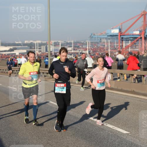 03.10.2025 - Köhlbrandbrückenlauf Yannick Fuchs http://msf.ph/oto/9145983 03.10.2025 08:35:38 Position 2 083, 3136, 1251 meine-sportfotos.de
