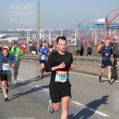 03.10.2025 - Köhlbrandbrückenlauf Yannick Fuchs http://msf.ph/oto/9146043 03.10.2025 08:35:46 Position 2 1068 meine-sportfotos.de