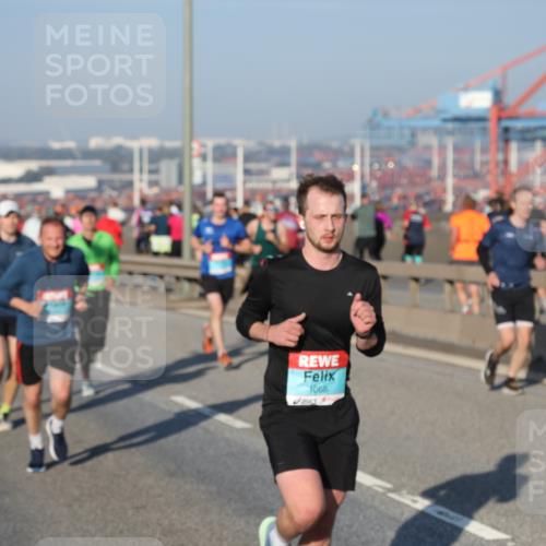 03.10.2025 - Köhlbrandbrückenlauf Yannick Fuchs http://msf.ph/oto/9146046 03.10.2025 08:35:47 Position 2 1068 meine-sportfotos.de