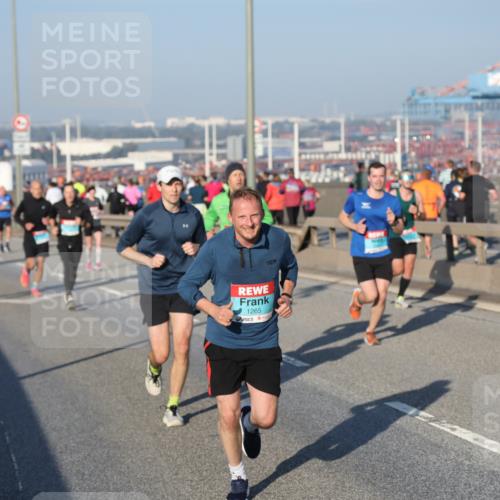 03.10.2025 - Köhlbrandbrückenlauf Yannick Fuchs http://msf.ph/oto/9146062 03.10.2025 08:35:48 Position 2 1265 meine-sportfotos.de