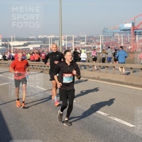 03.10.2025 - Köhlbrandbrückenlauf Yannick Fuchs http://msf.ph/oto/9146098 03.10.2025 08:35:52 Position 2 1261 meine-sportfotos.de