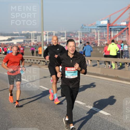 03.10.2025 - Köhlbrandbrückenlauf Yannick Fuchs http://msf.ph/oto/9146104 03.10.2025 08:35:53 Position 2 1261 meine-sportfotos.de