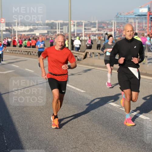 03.10.2025 - Köhlbrandbrückenlauf Yannick Fuchs http://msf.ph/oto/9146115 03.10.2025 08:35:54 Position 2  meine-sportfotos.de