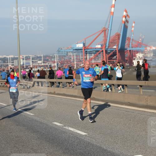 03.10.2025 - Köhlbrandbrückenlauf Yannick Fuchs http://msf.ph/oto/9146182 03.10.2025 08:36:00 Position 2  meine-sportfotos.de