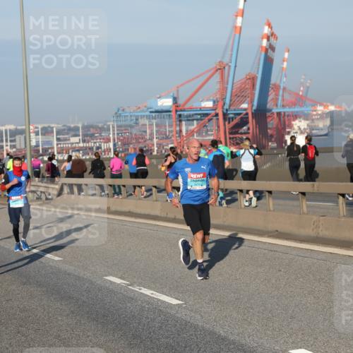 03.10.2025 - Köhlbrandbrückenlauf Yannick Fuchs http://msf.ph/oto/9146186 03.10.2025 08:36:01 Position 2 3079 meine-sportfotos.de