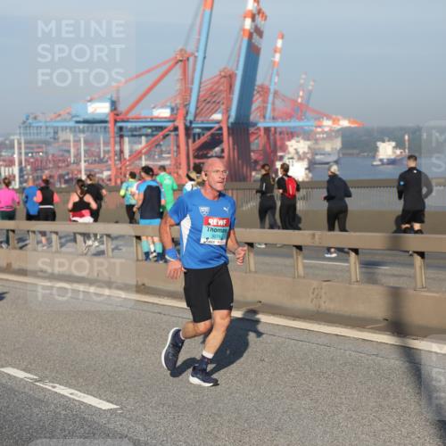 03.10.2025 - Köhlbrandbrückenlauf Yannick Fuchs http://msf.ph/oto/9146189 03.10.2025 08:36:01 Position 2 3079 meine-sportfotos.de