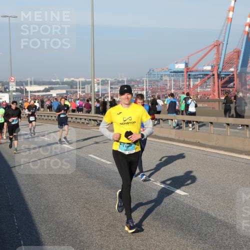 03.10.2025 - Köhlbrandbrückenlauf Yannick Fuchs http://msf.ph/oto/9146208 03.10.2025 08:36:02 Position 2 5, 3332 meine-sportfotos.de