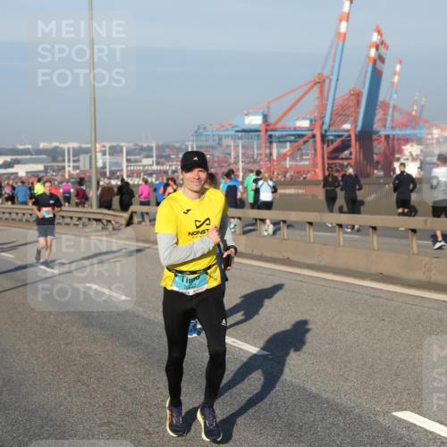03.10.2025 - Köhlbrandbrückenlauf Yannick Fuchs http://msf.ph/oto/9146214 03.10.2025 08:36:03 Position 2  meine-sportfotos.de