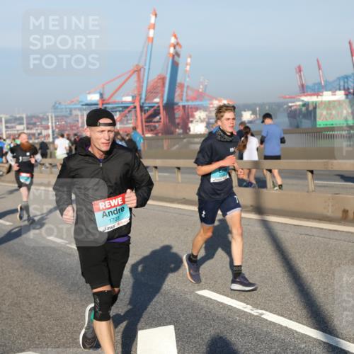 03.10.2025 - Köhlbrandbrückenlauf Yannick Fuchs http://msf.ph/oto/9146256 03.10.2025 08:36:07 Position 2 1703 meine-sportfotos.de