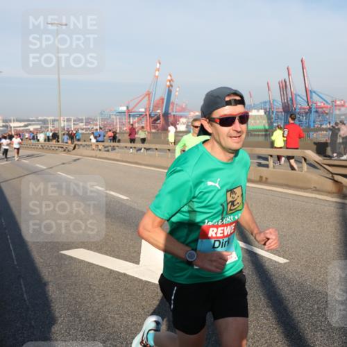 03.10.2025 - Köhlbrandbrückenlauf Yannick Fuchs http://msf.ph/oto/9146331 03.10.2025 08:36:13 Position 2  meine-sportfotos.de