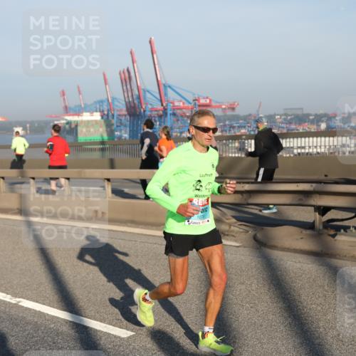 03.10.2025 - Köhlbrandbrückenlauf Yannick Fuchs http://msf.ph/oto/9146340 03.10.2025 08:36:14 Position 2 1079, 212 meine-sportfotos.de