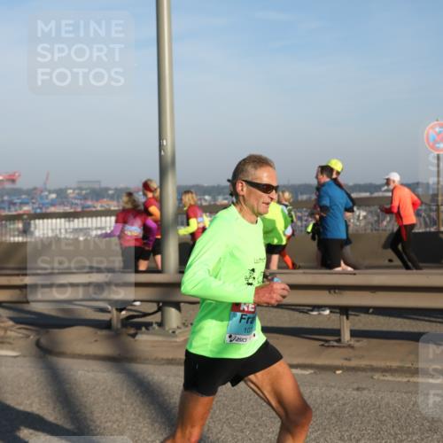 03.10.2025 - Köhlbrandbrückenlauf Yannick Fuchs http://msf.ph/oto/9146352 03.10.2025 08:36:15 Position 2 10 meine-sportfotos.de