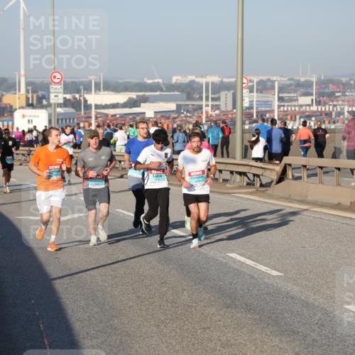 03.10.2025 - Köhlbrandbrückenlauf Yannick Fuchs http://msf.ph/oto/9146362 03.10.2025 08:36:17 Position 2 1, 500, 1 meine-sportfotos.de