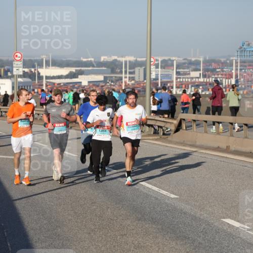 03.10.2025 - Köhlbrandbrückenlauf Yannick Fuchs http://msf.ph/oto/9146365 03.10.2025 08:36:17 Position 2  meine-sportfotos.de