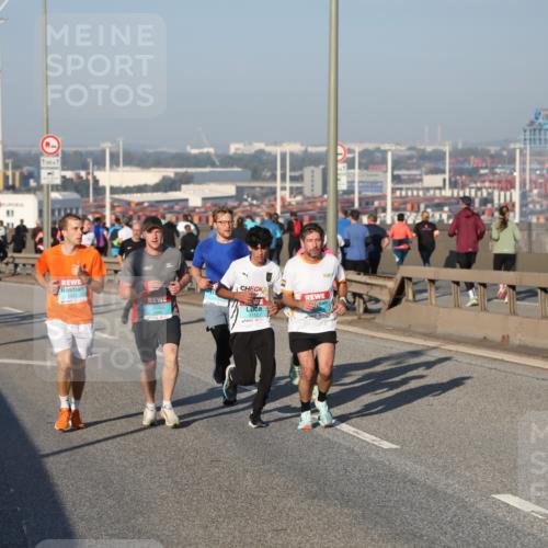 03.10.2025 - Köhlbrandbrückenlauf Yannick Fuchs http://msf.ph/oto/9146371 03.10.2025 08:36:17 Position 2 1423, 3795, 1112 meine-sportfotos.de