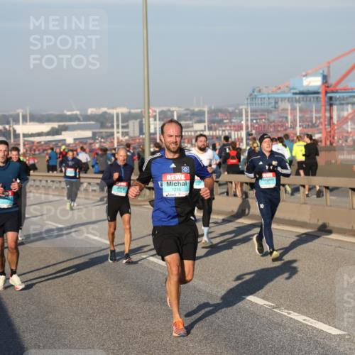 03.10.2025 - Köhlbrandbrückenlauf Yannick Fuchs http://msf.ph/oto/9146515 03.10.2025 08:36:39 Position 2 1215 meine-sportfotos.de