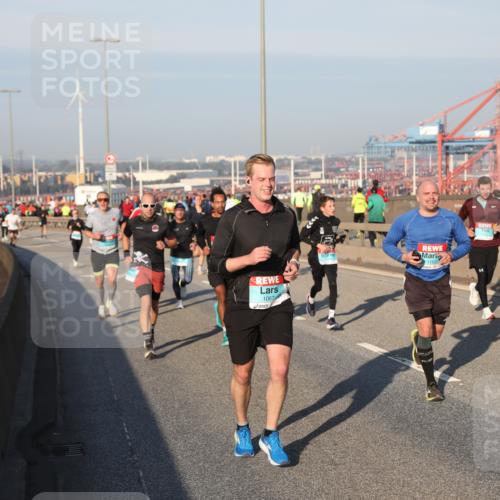03.10.2025 - Köhlbrandbrückenlauf Yannick Fuchs http://msf.ph/oto/9146596 03.10.2025 08:36:46 Position 2 1067, 1157 meine-sportfotos.de
