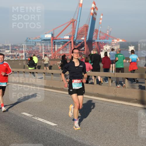 03.10.2025 - Köhlbrandbrückenlauf Yannick Fuchs http://msf.ph/oto/9146676 03.10.2025 08:36:52 Position 2 1087 meine-sportfotos.de