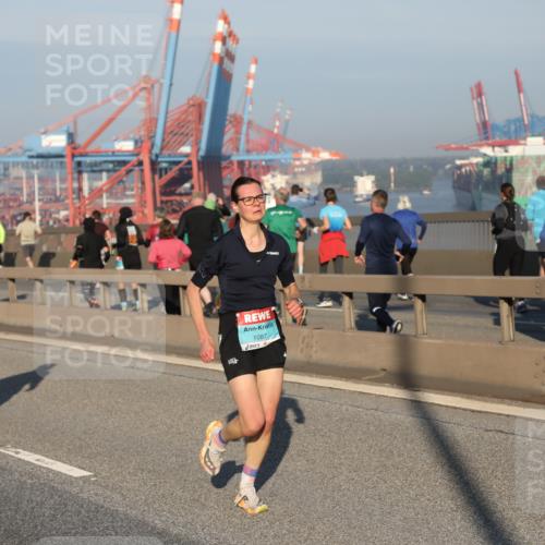 03.10.2025 - Köhlbrandbrückenlauf Yannick Fuchs http://msf.ph/oto/9146685 03.10.2025 08:36:53 Position 2 1087 meine-sportfotos.de