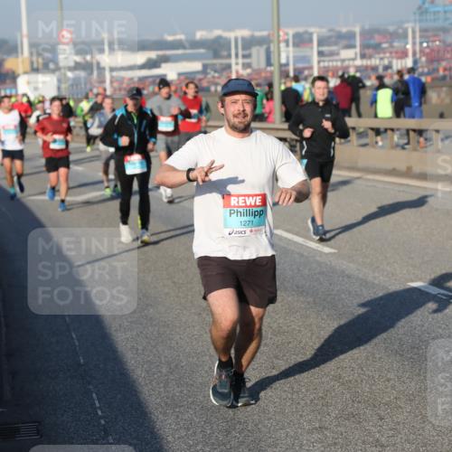 03.10.2025 - Köhlbrandbrückenlauf Yannick Fuchs http://msf.ph/oto/9146757 03.10.2025 08:37:01 Position 2 1271 meine-sportfotos.de