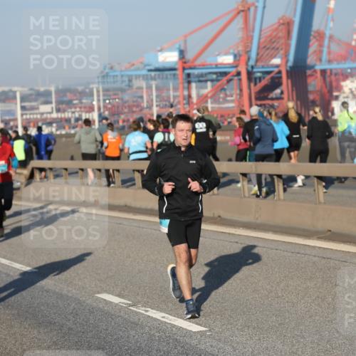 03.10.2025 - Köhlbrandbrückenlauf Yannick Fuchs http://msf.ph/oto/9146779 03.10.2025 08:37:03 Position 2 1175 meine-sportfotos.de