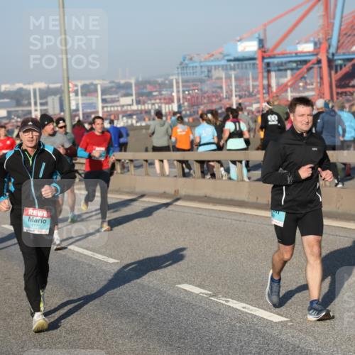 03.10.2025 - Köhlbrandbrückenlauf Yannick Fuchs http://msf.ph/oto/9146783 03.10.2025 08:37:04 Position 2 1175 meine-sportfotos.de
