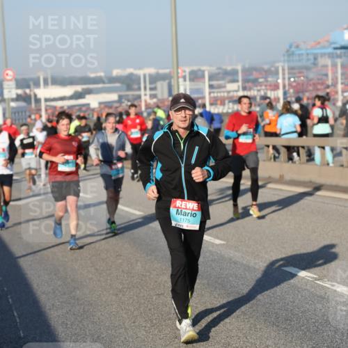 03.10.2025 - Köhlbrandbrückenlauf Yannick Fuchs http://msf.ph/oto/9146792 03.10.2025 08:37:04 Position 2 1175 meine-sportfotos.de