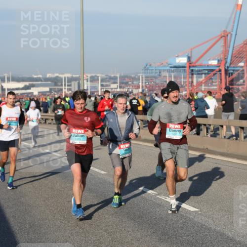 03.10.2025 - Köhlbrandbrückenlauf Yannick Fuchs http://msf.ph/oto/9146819 03.10.2025 08:37:07 Position 2 1075, 1617, 1237, 3518 meine-sportfotos.de