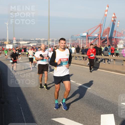 03.10.2025 - Köhlbrandbrückenlauf Yannick Fuchs http://msf.ph/oto/9146847 03.10.2025 08:37:10 Position 2 3343 meine-sportfotos.de